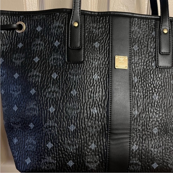 Black tote bag luxury style used lightly - Picture 2 of 5